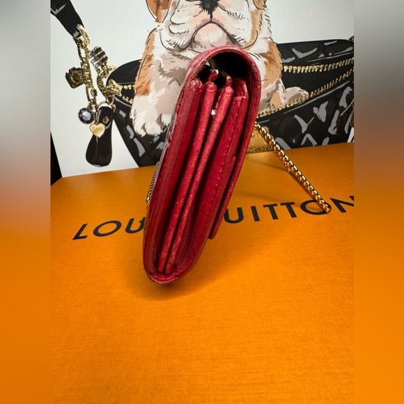 Louis Vuitton Red Vernis Long Wallet with Twist lock and bow - Picture 10 of 10